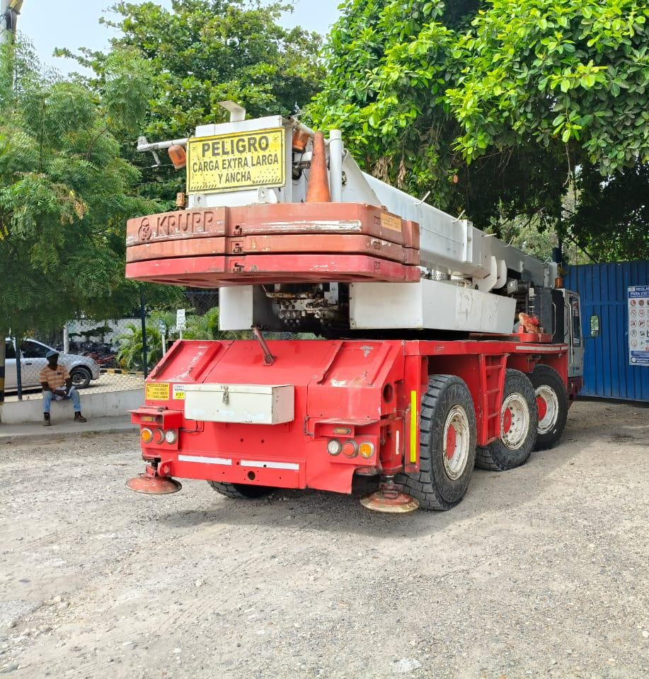 Transporte y descargue de pieza extra larga